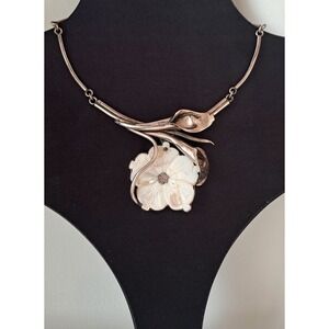 Sterling Silver Carved MOP Shell Flower Floral Motif 17"